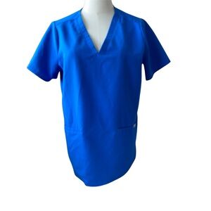 FIGS Women's Technical Collection
Casma 3 Pocket Scrub Top Blue Size M